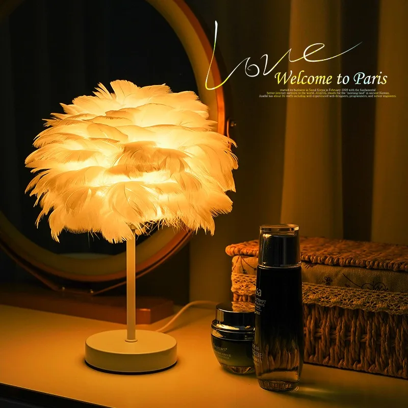 Nordic Style Decorative Feather Table Lamp Vintage Bedside Lighting for Bedroom Airbnb Decor Ins Girls Room Fluffy Feather Lamp