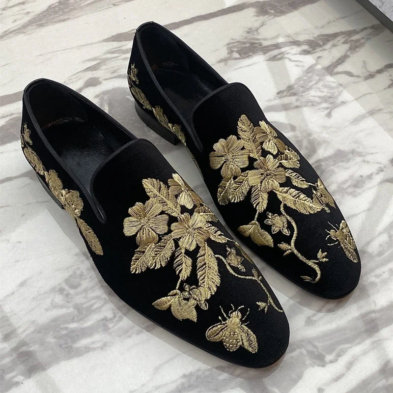 Loafers Men Shoes Fashion Black Imitation Suede Gold Embroidery Flower Business Casual Shoes  Sapatos Para Hombre