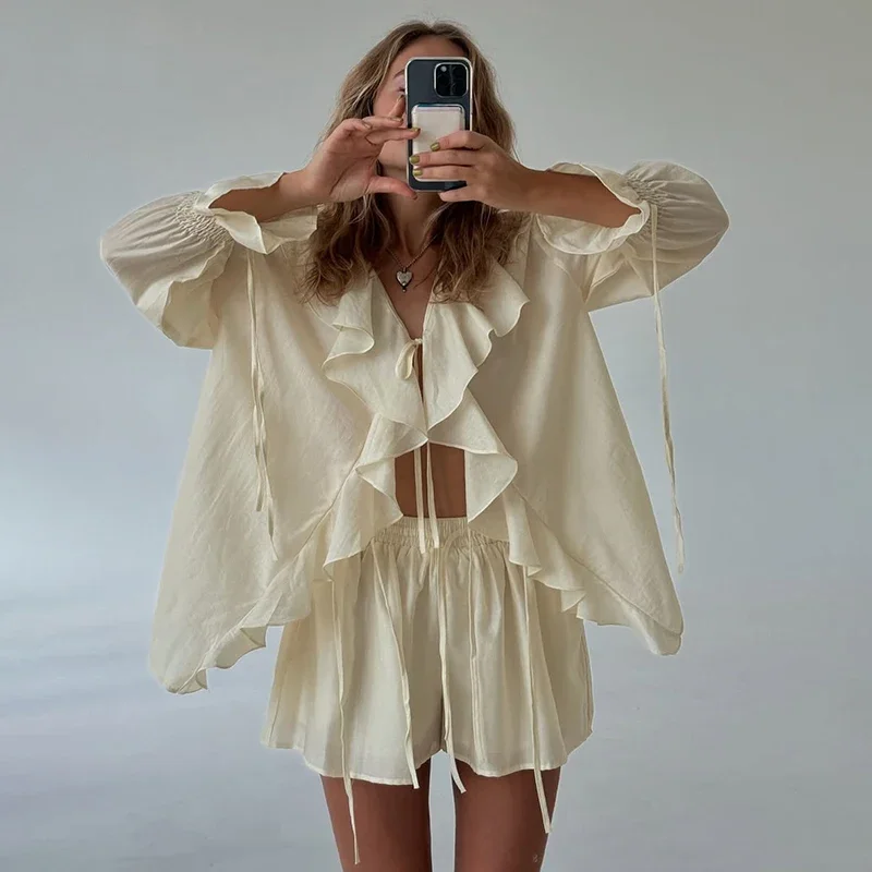 ผู้หญิง Ruffled กางเกงขาสั้นชุด V คอหลวม Lace Up เสื้อหลวมผ่านกางเกงขาสั้นเซ็กซี่หญิงฤดูใบไม้ผลิใหม่ชุดการจับคู่