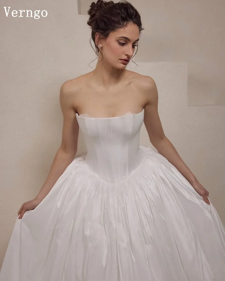 فستان زفاف Verngo lvory من الساتان بدون حمالات على شكل حرف A فساتين زفاف أنيقة وحديثة سويب تراين فساتين العروس حسب الطلب