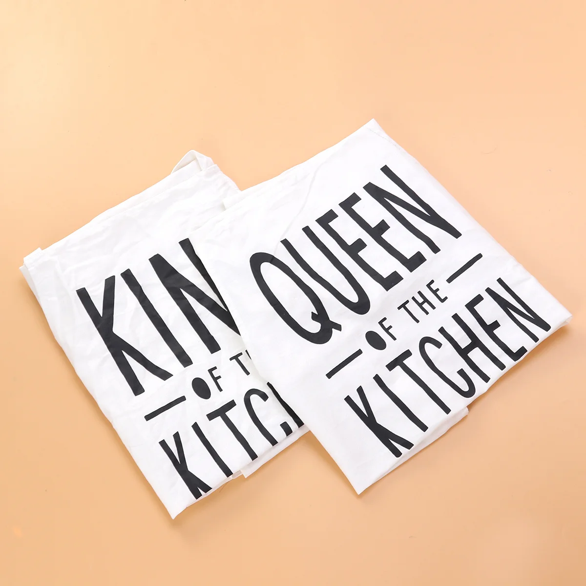 

2Pcs Couple Aprons Cotton Kitchen Cooking Aprons Adjustable Neck Strap Pockets Oil Resistant Washable for Baking Grilling