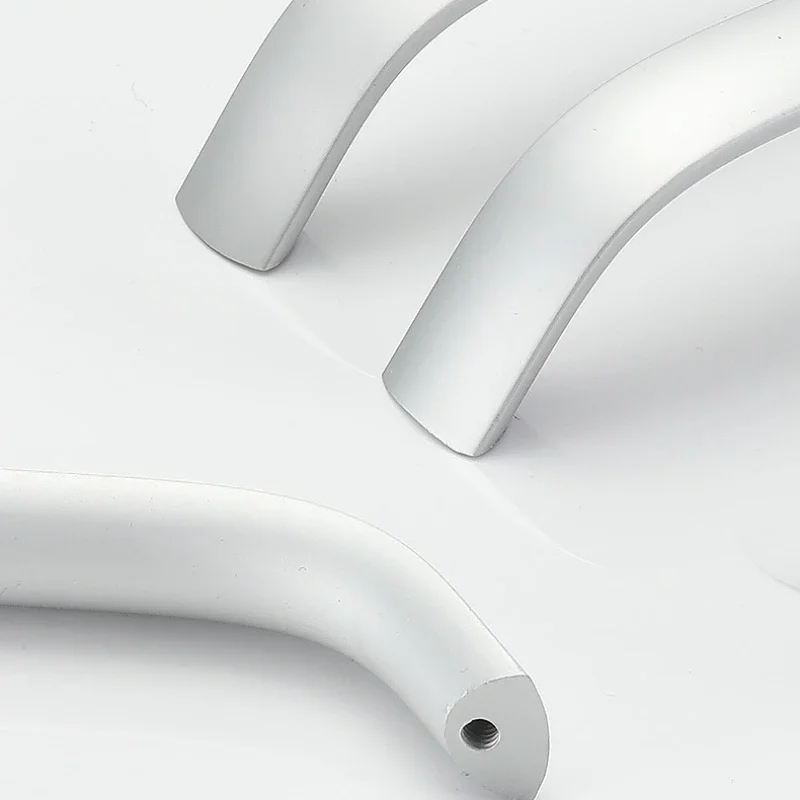 ミニマリストモダン家具ワードローブドア引き出しロングプルハンドル浴室キャビネット用ブラックアルミニウム合金