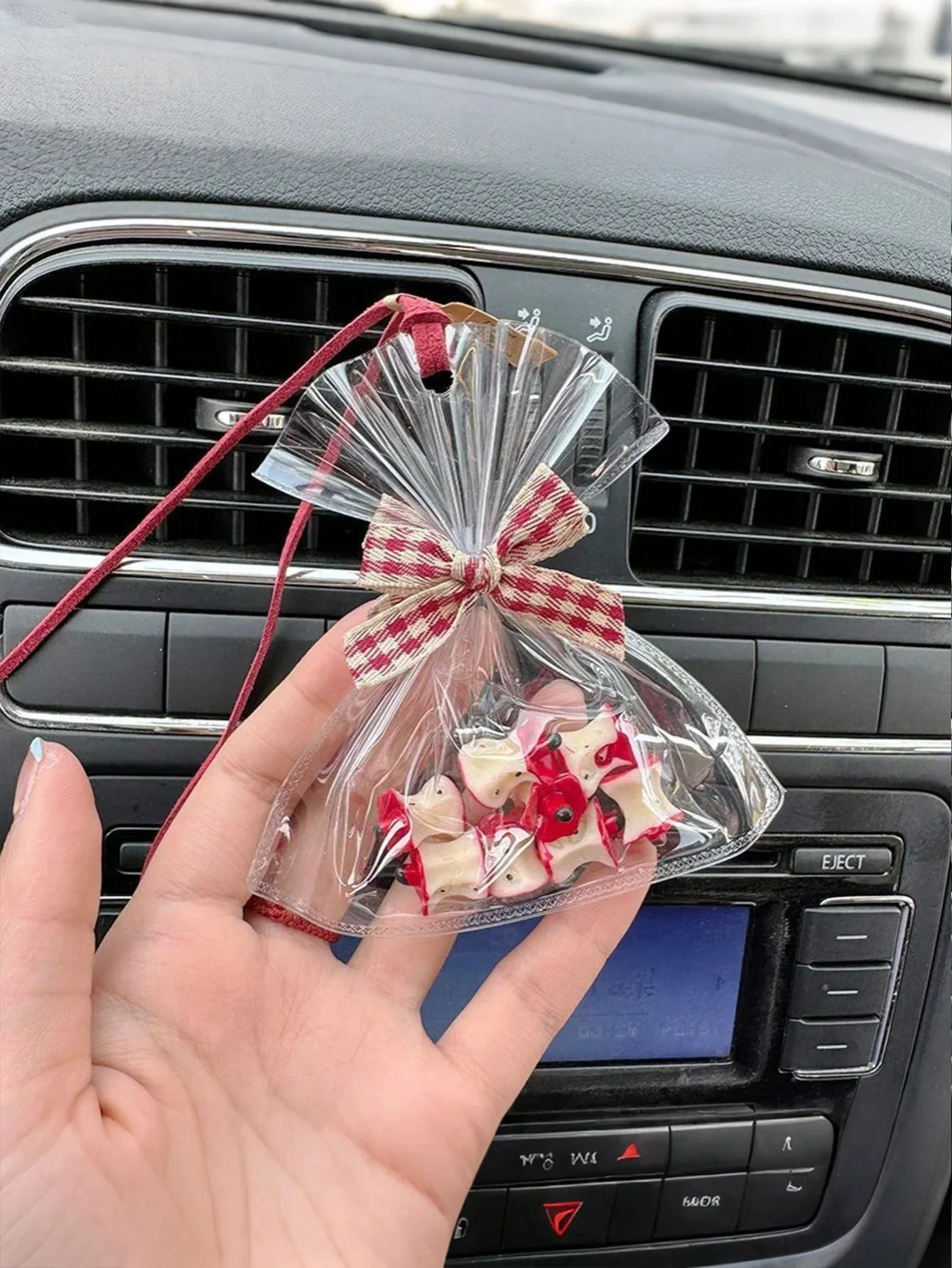 귀여운 사과 가방 자동차 장식품, 투명한 캔디 스타일, 백미러/핸드백 장식품, 빨간색 체크무늬 리본, 스타일리시한 열쇠고리, 휴일 크리스마스