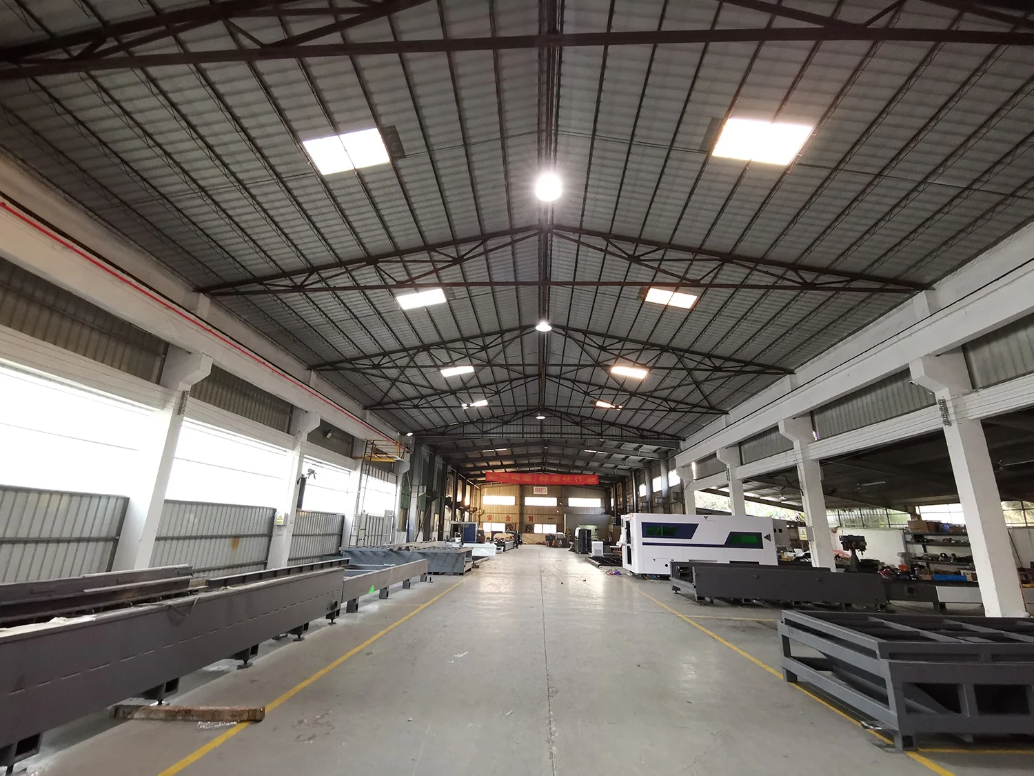 Fiber Laser Sheet Metal and Cnc Pipe Tube Cutting Machine1500W Fiber Laser Cutting Machine Tubing Cutter