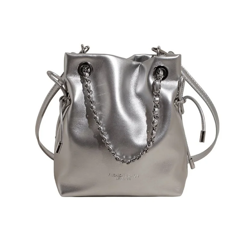 

Винтажная стильная военная сумка-мессенджер для женщин из вощеной кожи для прочного, но шикарного образа