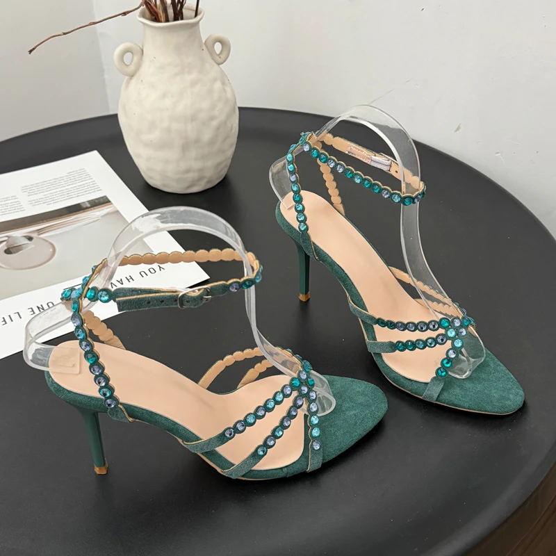 2026 Frühjahr/Sommer Neue Strass-Kreuzriemen Offene Zehen Stiletto-Sandalen
