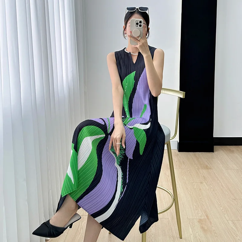 

Miyake Pleated V-neck Floral Print Dress Women Sleeveless 2024 Summer Fashion Temperament Thin Senior Undershirt Long Dresses