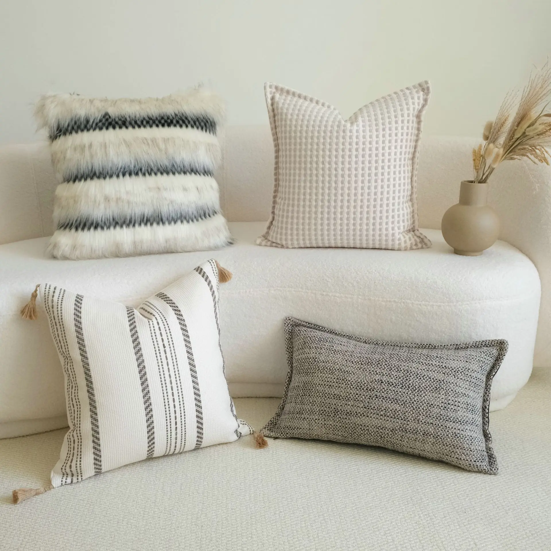 

Light Luxury Plush Cushion Cover Abstract Striped Embroidered Pillow Cover Fluffy Pillowslips Decor Home Living Room Bedroom