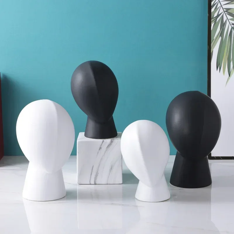 Modern Nordic ceramics, human head, human shaped ornaments, luxury, extreme simplicity, soft decoration, model room, jewelry art