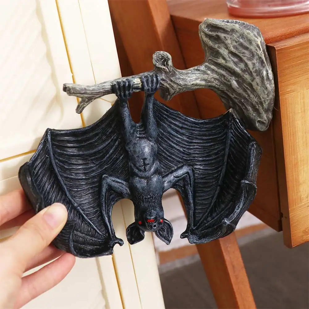 

Gothic Bat Sculpture Decoration Resin Exquisite Bat Pendant Unique Animal Flowerpot Decoration Outdoor Garden Yard Decor