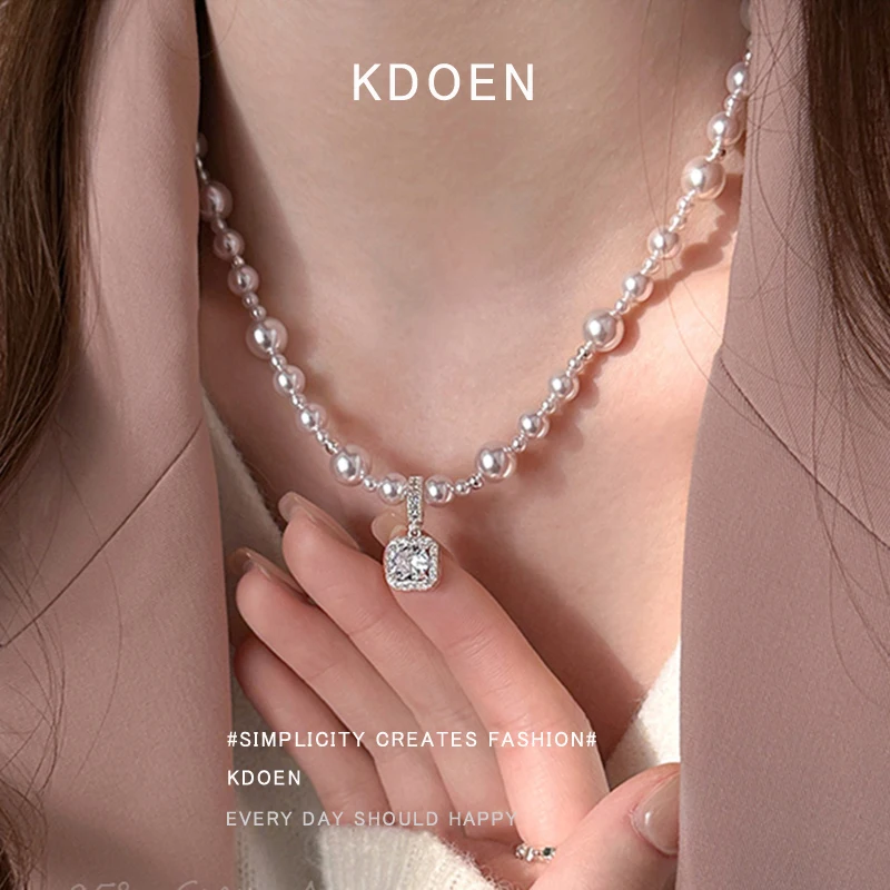 Manta Rose-Colored Square Pendant Pearl Necklace for Women Luxury Personality Sweater Chain Fashion High-End Feel Neck Chain