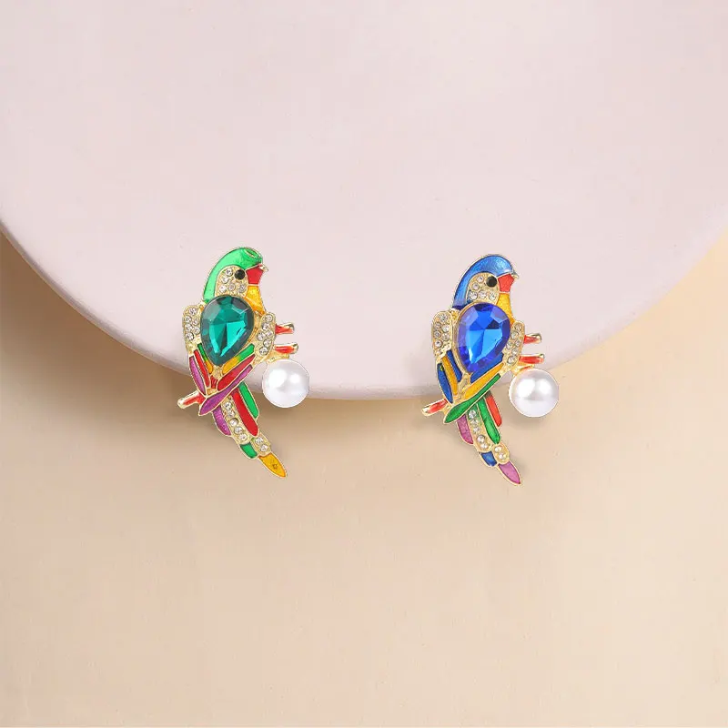 Passenger Princess Enamel Pins Certified Princess Raccoon Mouse Cartoon Animal Brooches Lapel Badge Fashion Jewelry Gifts