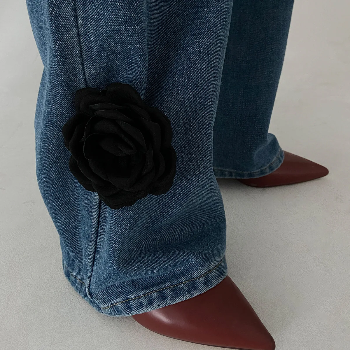 

Elegant Fabric Large Black Flowers Anklet Bracelet for Women Fashion Rose Floral Pants Ankle Chain Summer Foot Jewelry