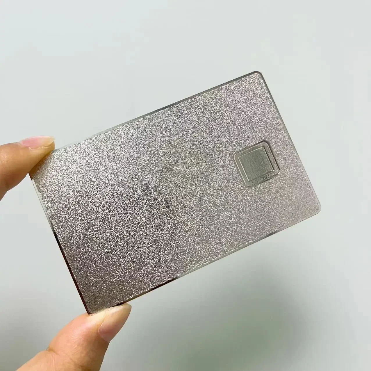 

Высококачественный индивидуальный логотип, матовый черный чип NFC, металлическая визитная карточка 215, металлическая NFC-карта