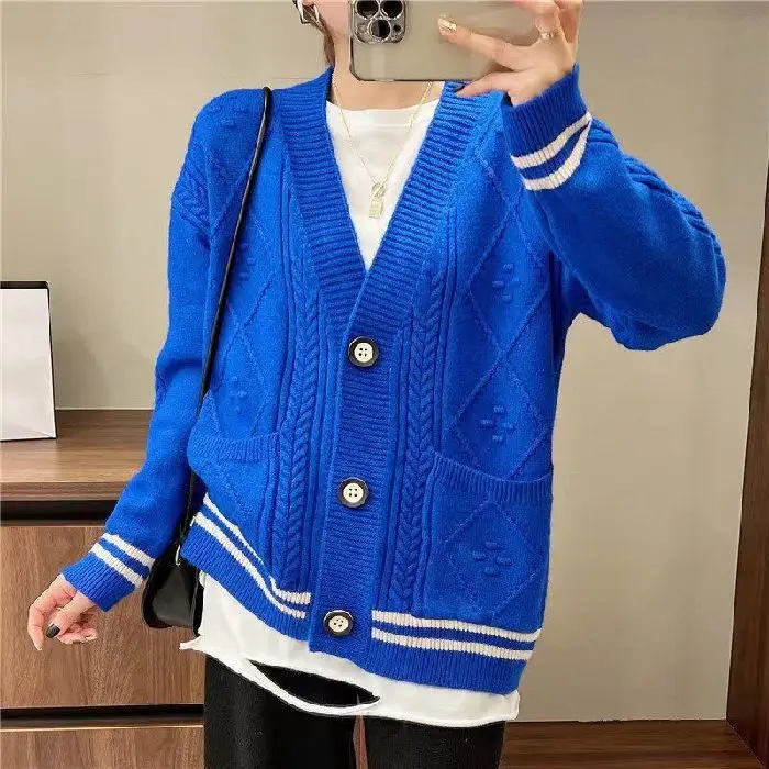 Mom Outfit Autumn and Winter Big Size New V-Neck Knit Cardigan Sweater Contrast Button Pocket Splicing Long Sleeves Coat