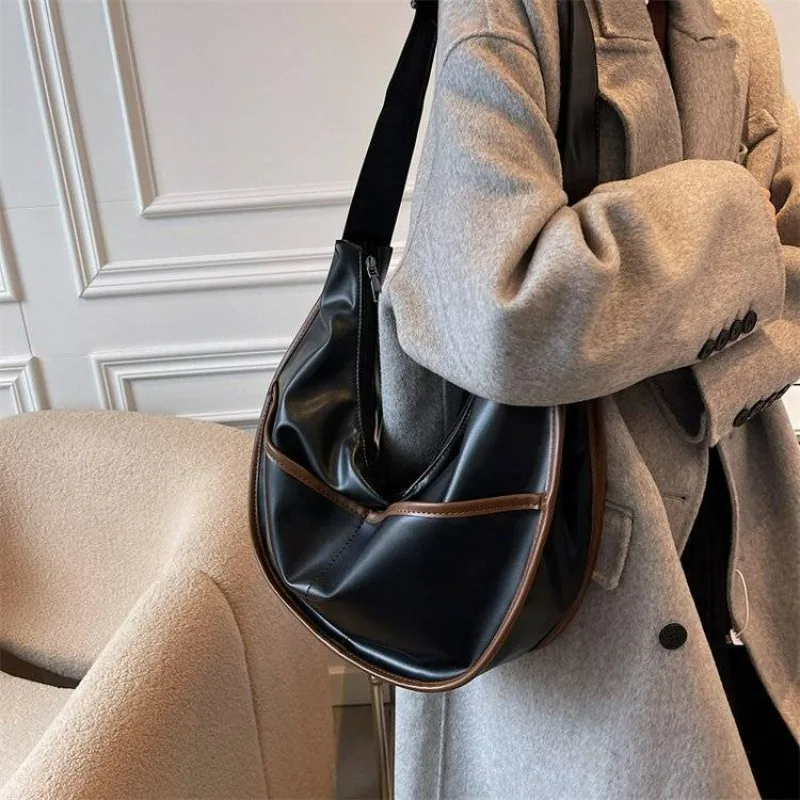 

High-end Women' Bag Texture Light Luxury Trendy Waterproof Large-capacity Commuter Tote Shoulder Messenger Bag Retro Personality