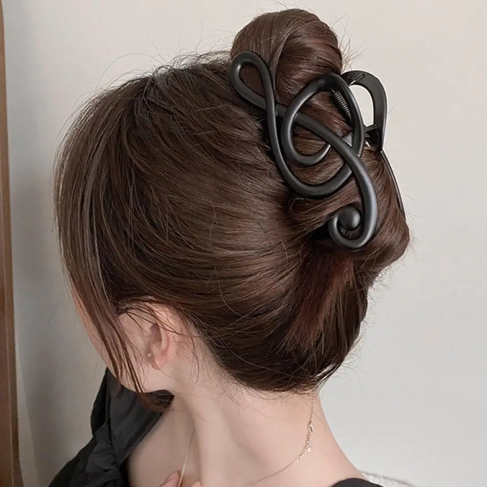 

Fashion Note Matte Hair Claw Clips For Women, Hollow Retro Solid Color Shark Clip For Bun Half Up Ponytail, Elegant Daily Hair A