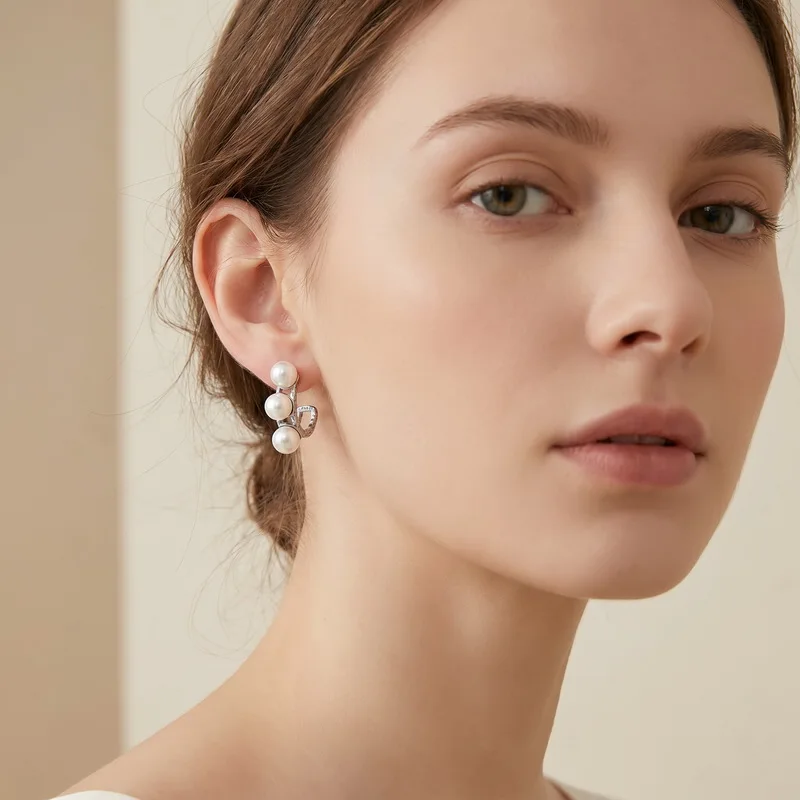 Vintage Hammered Hollow C Shape Pearl Stud Stainless Steel Earrings Unique Versatile Earrings  Fashion Jewelry Banquet Gifts