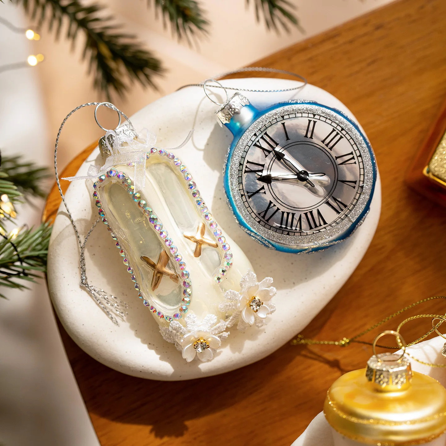 New 3Pcs/Box Christmas Decoration Glass Mold Ball Shaped Ball Pendant Christmas Tree Hanging Decor Perfume Dlock Dancing Shoes