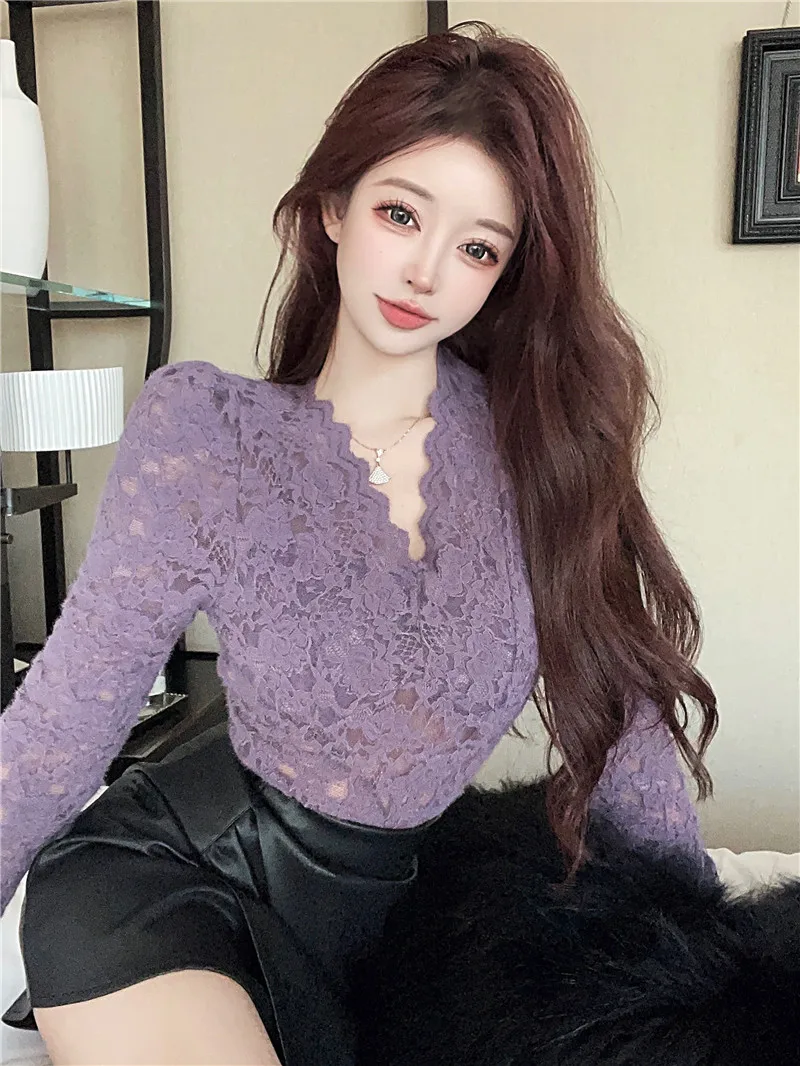 

Женский укороченный топ Slim Fit из бархата с кружевом, вырезами и цветочным узором, с длинными рукавами, V-образным вырезом, для повседневной носки