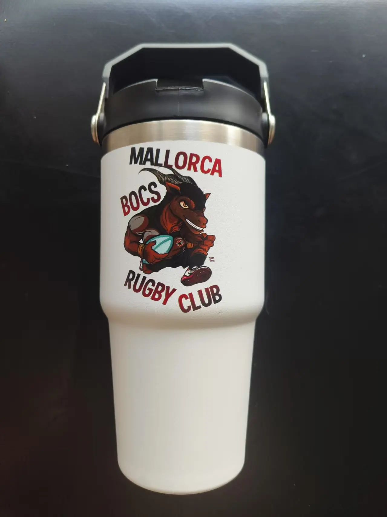 اسم مخصص وشعار كوب سيارة بمقبض محمول 304 كوب معزول من الفولاذ المقاوم للصدأ 20 أونصة كوب بقشة للسيارة