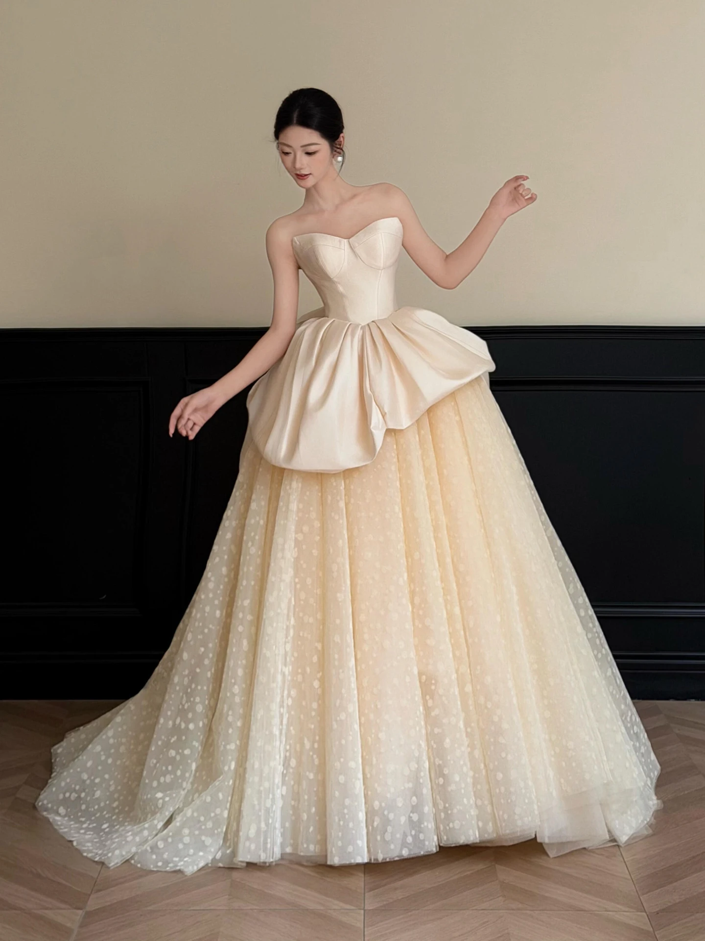 

2026 New Princ Sle Wedding Dr with Strap for Bride Engagement And Wedding Ceremony Long Skirt Luxury Lightweight