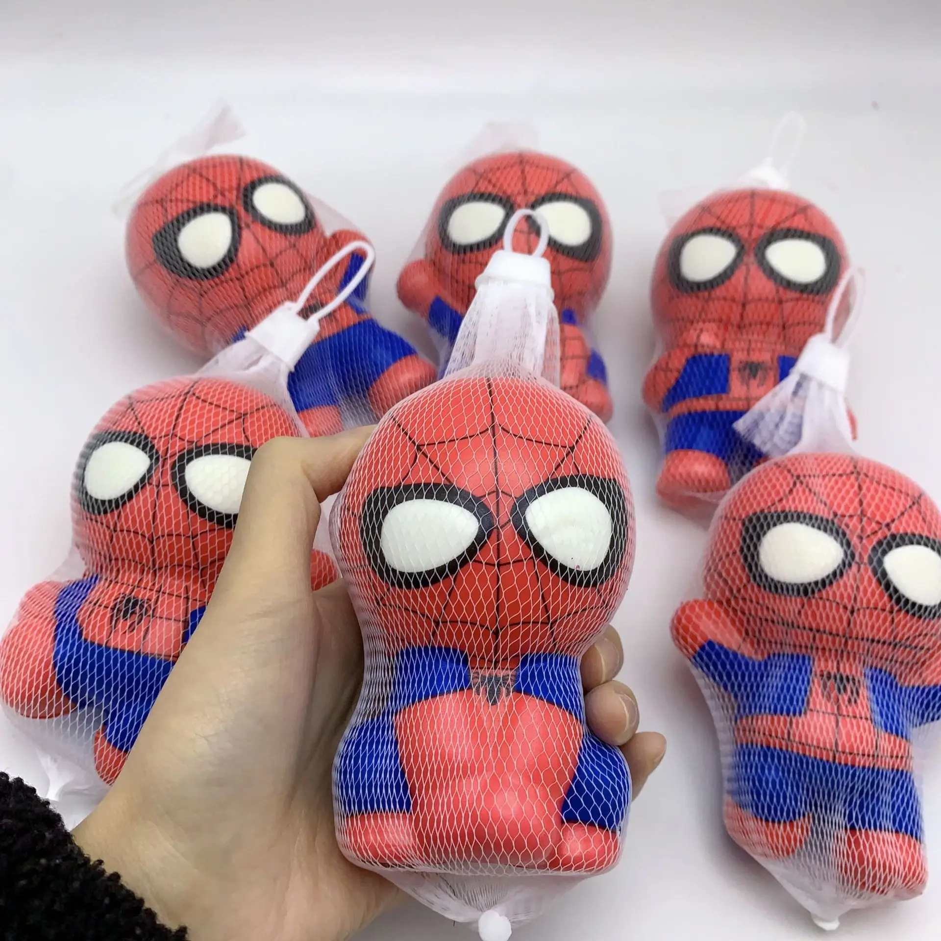 الكرتون الشكل الدمى الرجل العنكبوت الإجهاد الإغاثة اللعب انتعاش بطيء أنيمي لطيف بولي الإجهاد الإغاثة اسفنجي لعب الأطفال هدايا عيد ميلاد