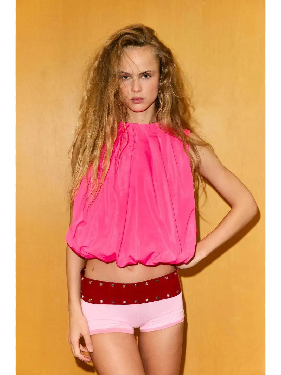 

Elegant Style Short Sleeveless round Neck Pleated Decorative Elastic Band Shirt for Women Comfortable Loose Fit Spring Season