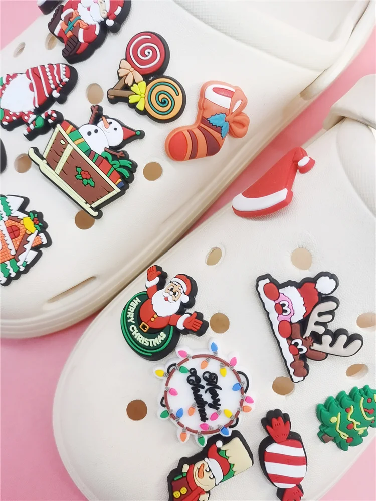 Kawaii Weihnachten Schuh Charms Diy Kombination PVC Schnalle Dekorationen Lustige Clog Schuhe Dekor Zubehör Für Frauen Rutschen Sandalen