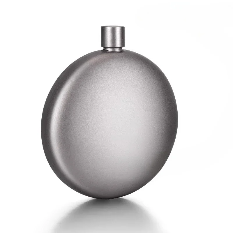 

Stainless steel small wine jug, portable titanium metal, outdoor antique wine jug