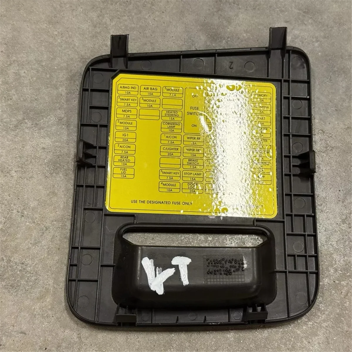 #97N Automotive Parts & Accessories,For Hyundai Santa Fe 2013-2018 Fuse Box Lid Cover Fuse Box Cover,Black