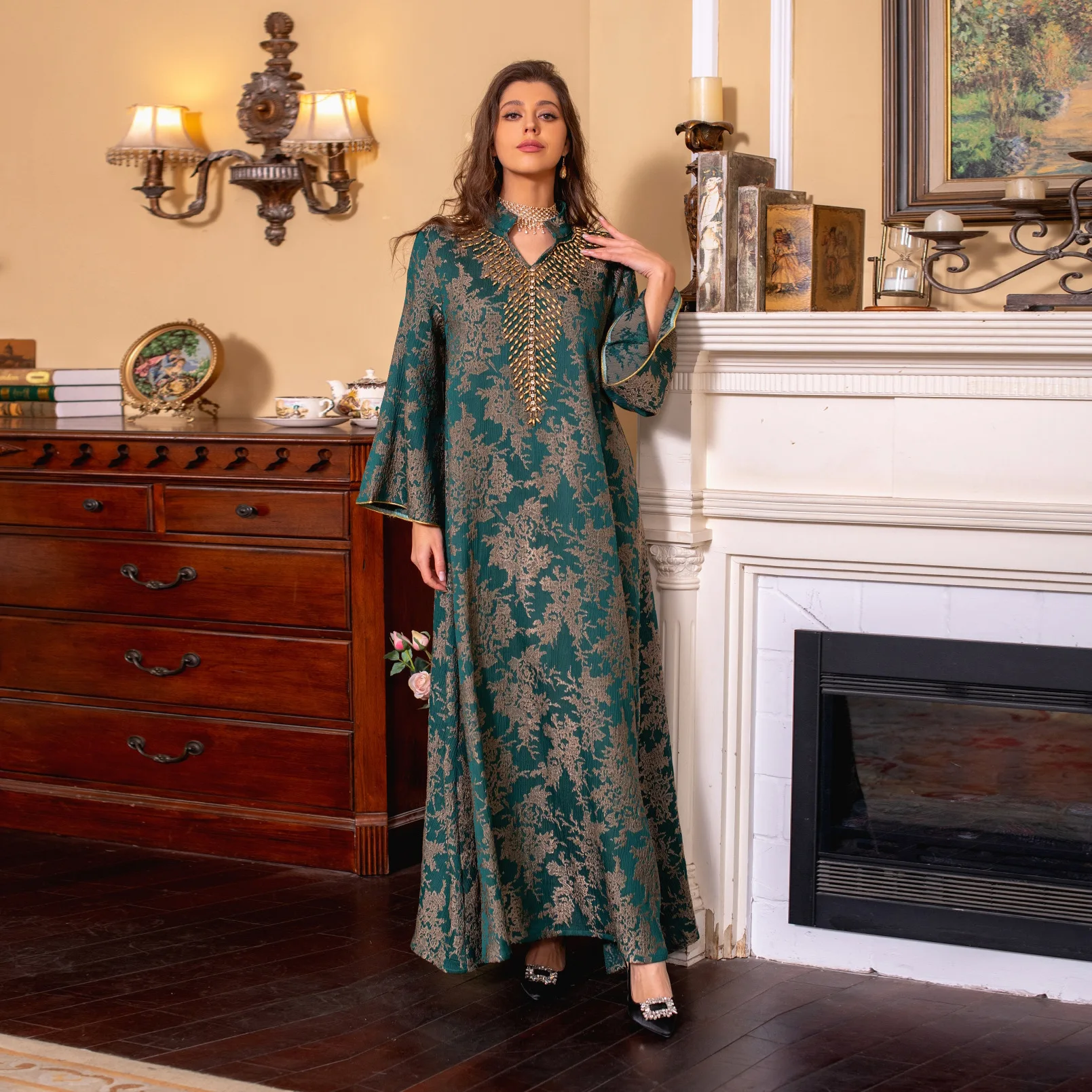 มุสลิมชุดราตรี Jacquard ปักชุดลูกปัดแฟชั่น Kaftan อาหรับดูไบครึ่งเปิดยืนคอ Robe