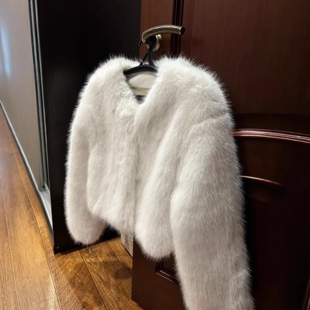 2026 Selling Autumn Winter Fluffy Fox Fur Jacket Women Thickened Warm Faux Fur Jacket Short Street Fashion Luxury Plush Jacket