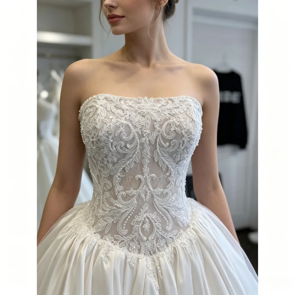 Customized 2026 Modern Luxury Satin A Line Princess Wedding Dress Strapless 3D Lace Appliques Bridal Ball Gown for Women Bride