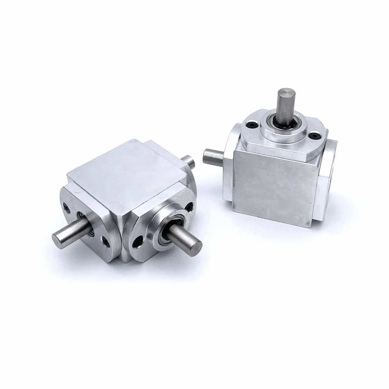 1:1 Transmission Gearbox 6MM 8MM 1M 20T Commutator Right Angle Spiral Bevel Gear Reduction Gearbox