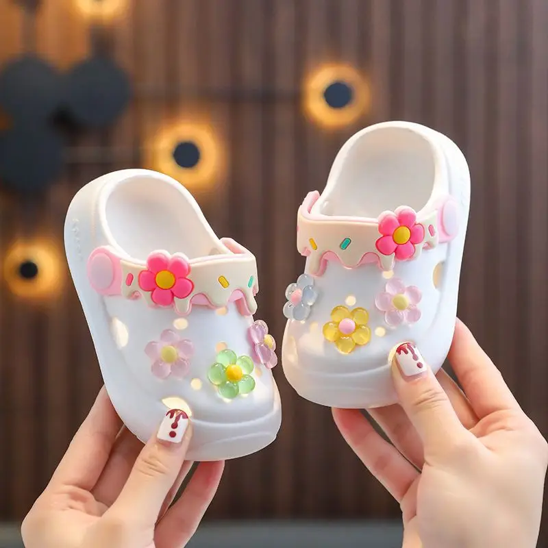 2024 Summer Kids Hole Shoes Cute Flowers Childrens Slippers Soft Bottom Anti Slip Girls Shoes Outdoors Beach Sandals Flip Flops