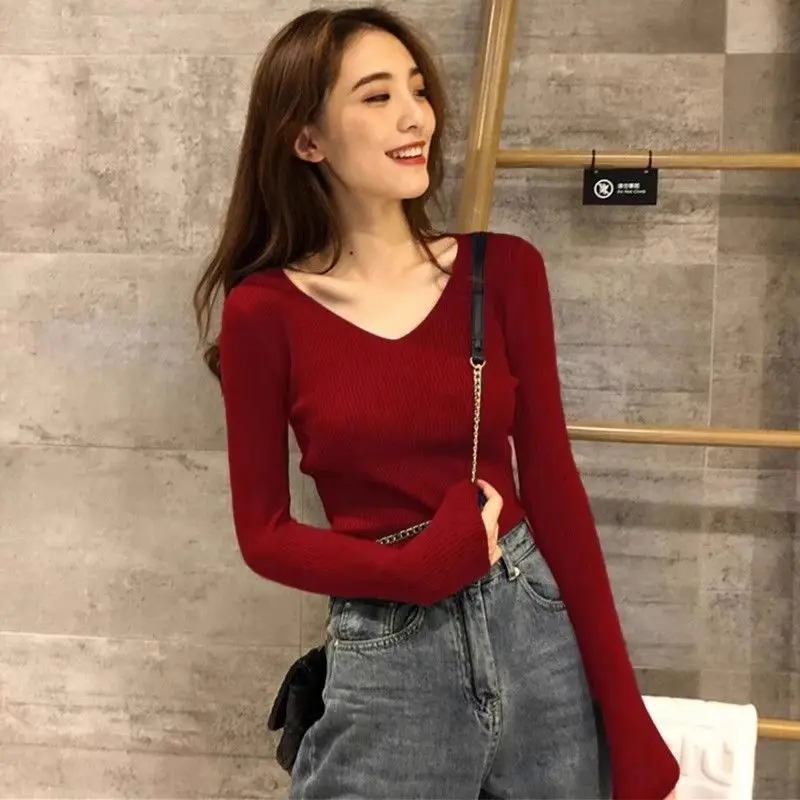 

V-neck Bottoming Shirt for Women 2025 Spring Autumn Slim-fitting Inner Style Top with Temperament Style Long-sleeved Sweater