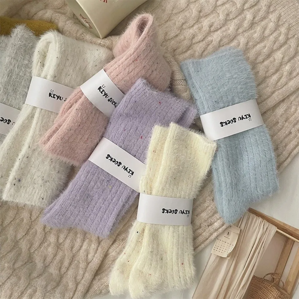 Nouvelles chaussettes chaudes pour femmes couleur unie mi-mollet chaussettes en fourrure de renard épaissi doux mi-mollet chaussettes filles