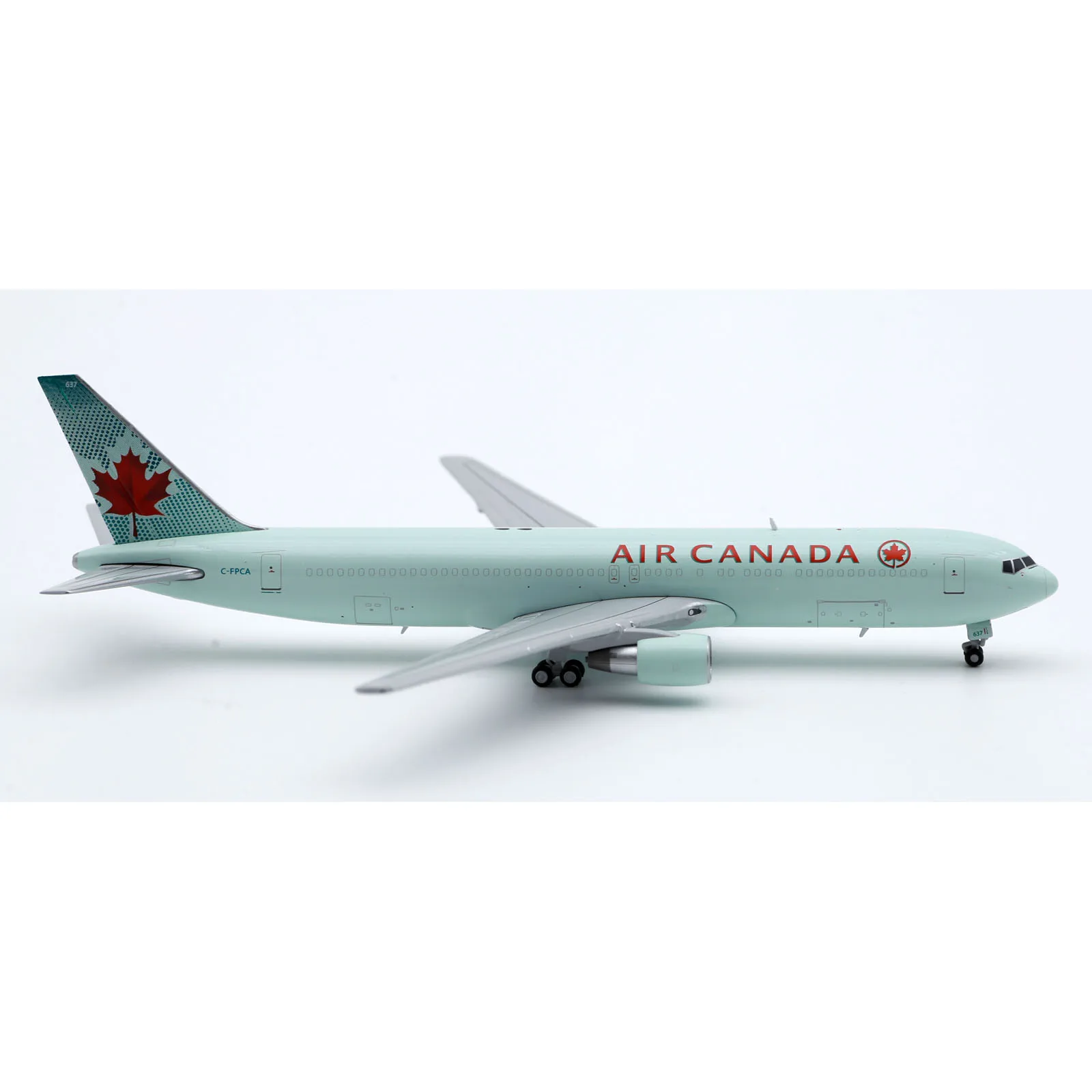 XX4498 Alloy Collectible Plane Gift JC Wings 1:400 Air Canada Cargo Boeing B767-300(BCF) Diecast Aircraft Jet Model C-FPCA