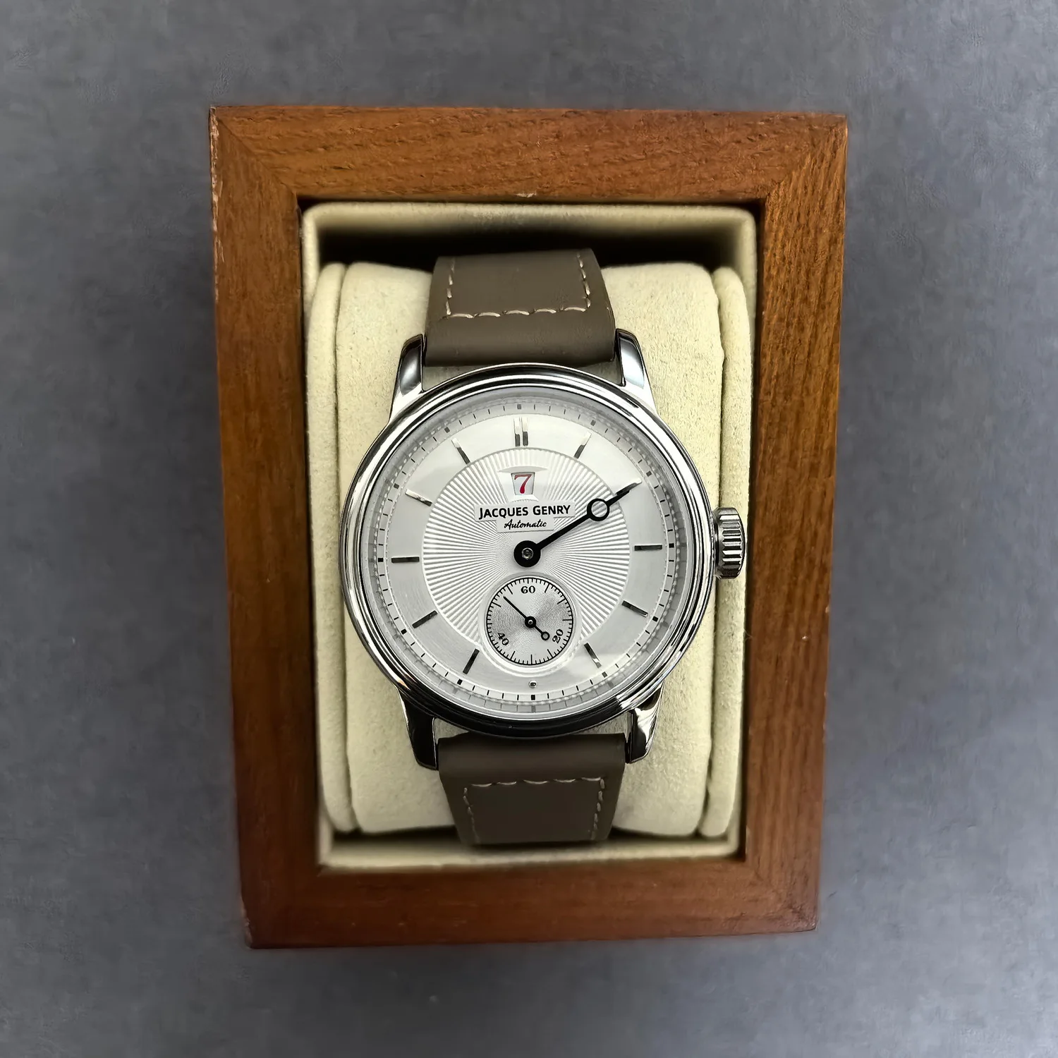 ジャック・ジェンリーメンズ自動巻き腕時計 38 ミリメートルファッションジャンプアワー機械式腕時計サファイアミラー ST17 ホワイトダイヤル