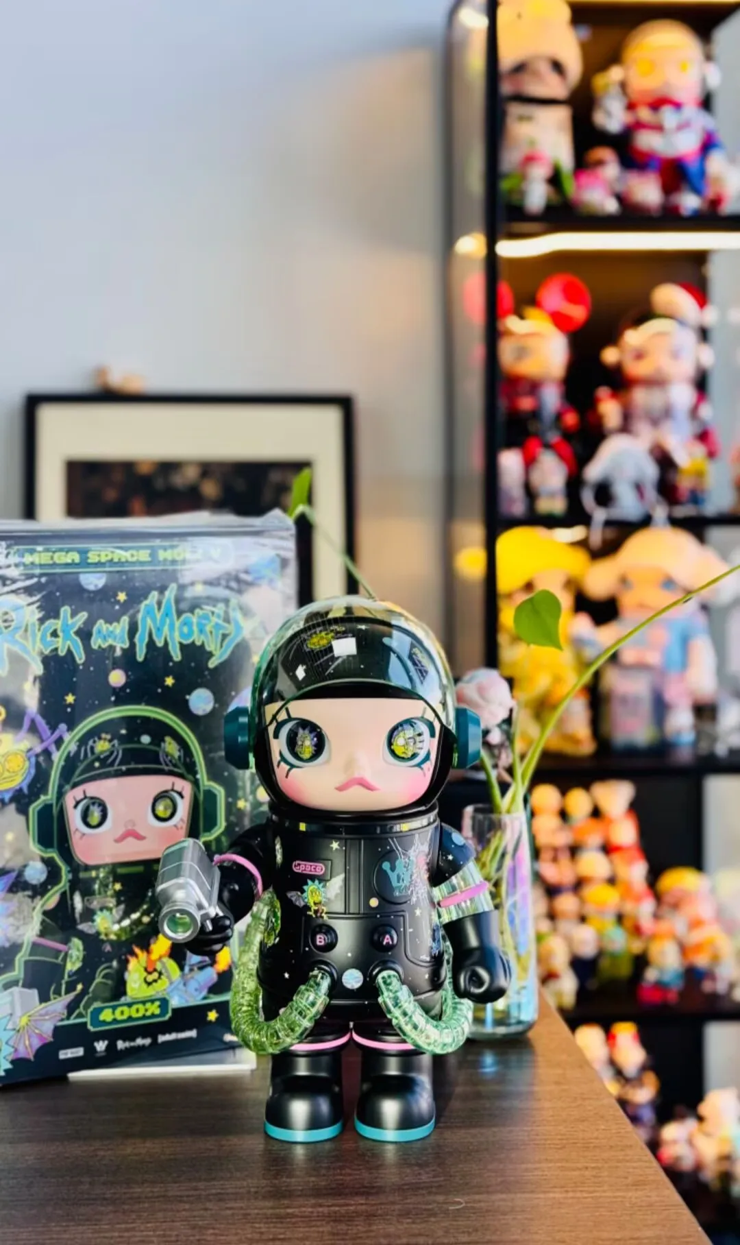 

POP MART MEGA SPACE MOLLY 400% Action Figure - Rick And Morty Series Kawaii Anime Blind Box Surprise Mystery Gift Toy