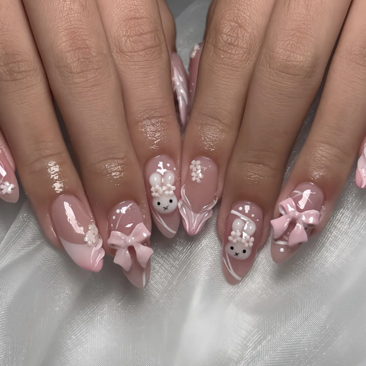 24 Uds. De uñas postizas francesas de color rosa dulce con lazo 3D, diseño de flor de conejo para mujeres, uñas postizas coreanas de almendra INS usables
