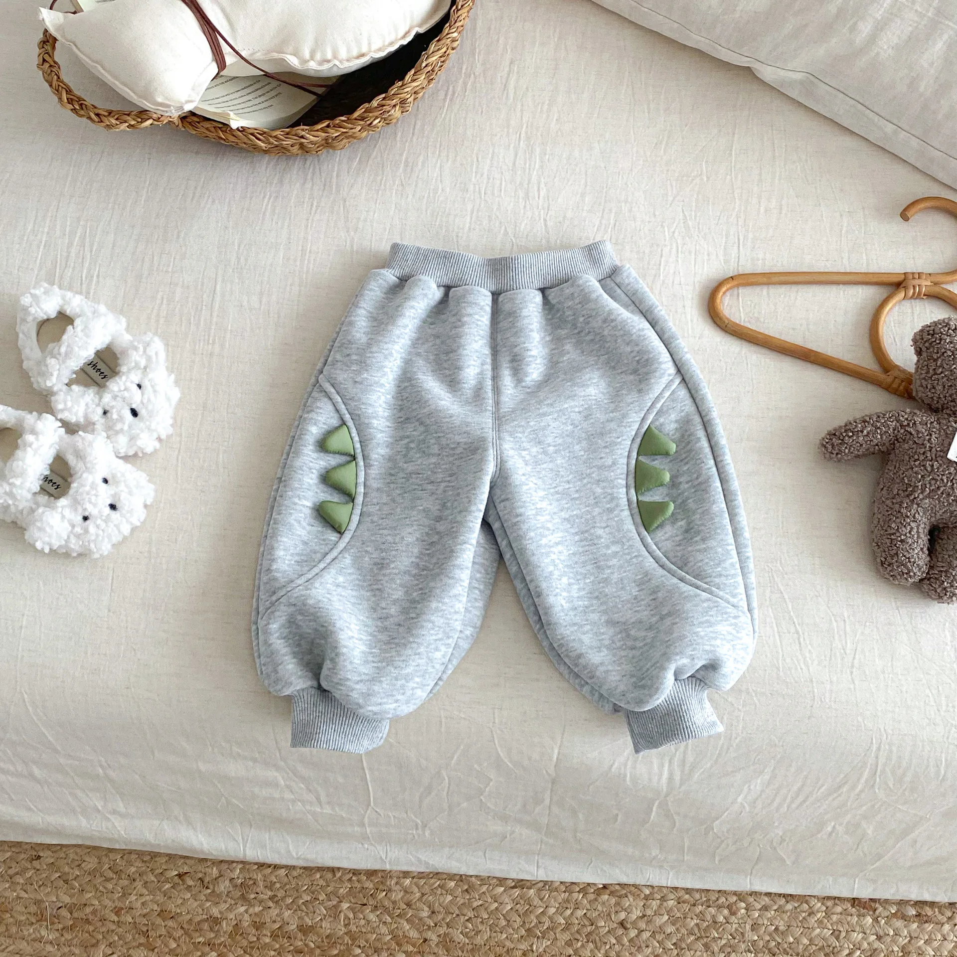 

Winter Fleece Lined Dinosaur Sweatpants Korean-Style Loose Fit with Cuffed Ankles Fur Fleece Boys Trousers