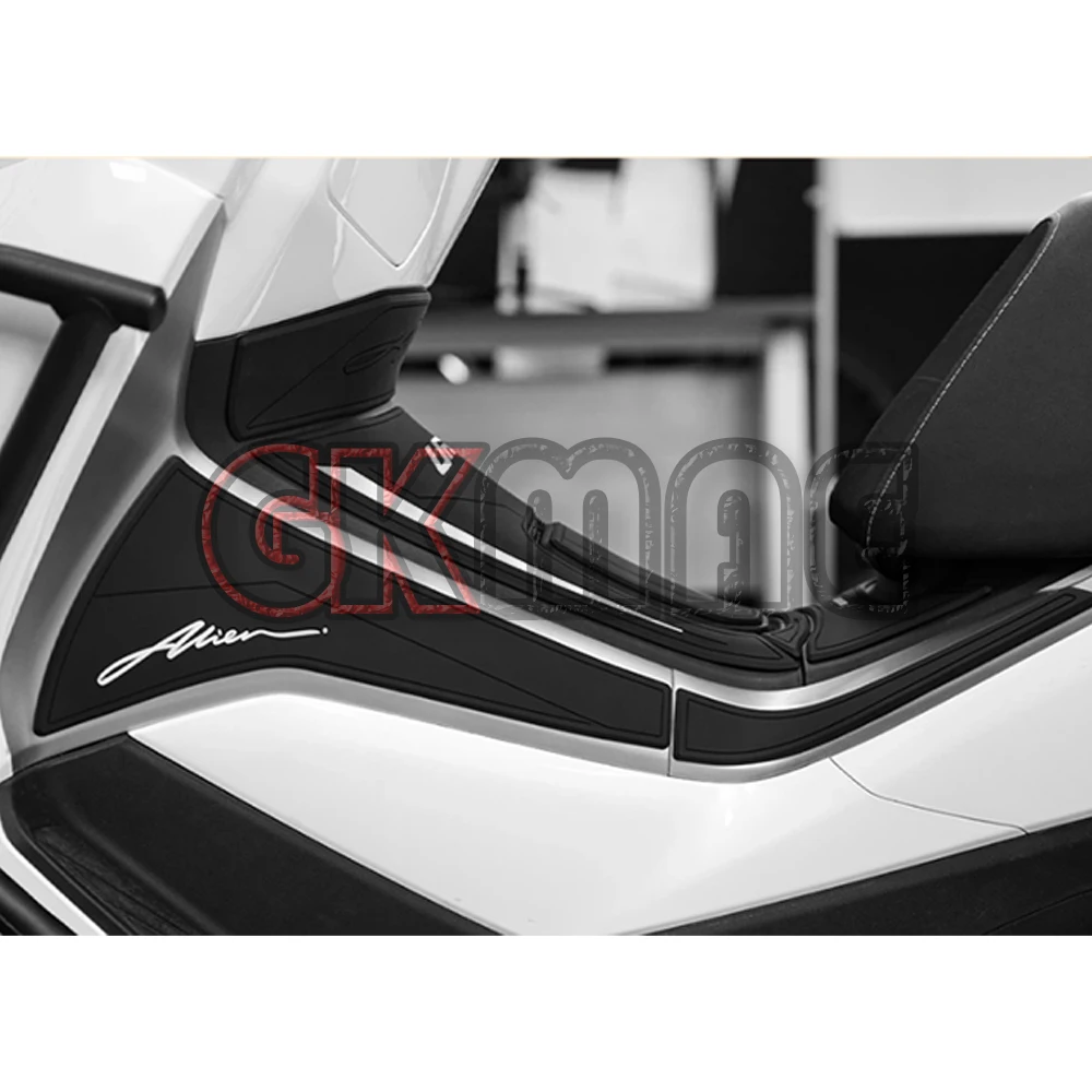New Fit For Burgman 15 150 UFR150 Motorcycle Modified Thick Rubber Tank Sticker Anti-Scratch Fuel Tank Protective Decor Pad
