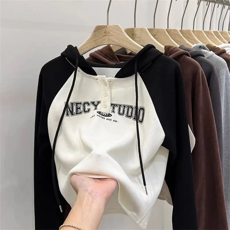 Femme primavera outono moda retalhos cor bloqueando hoodies roupas femininas tendência botão carta algodão solto manga longa topo t