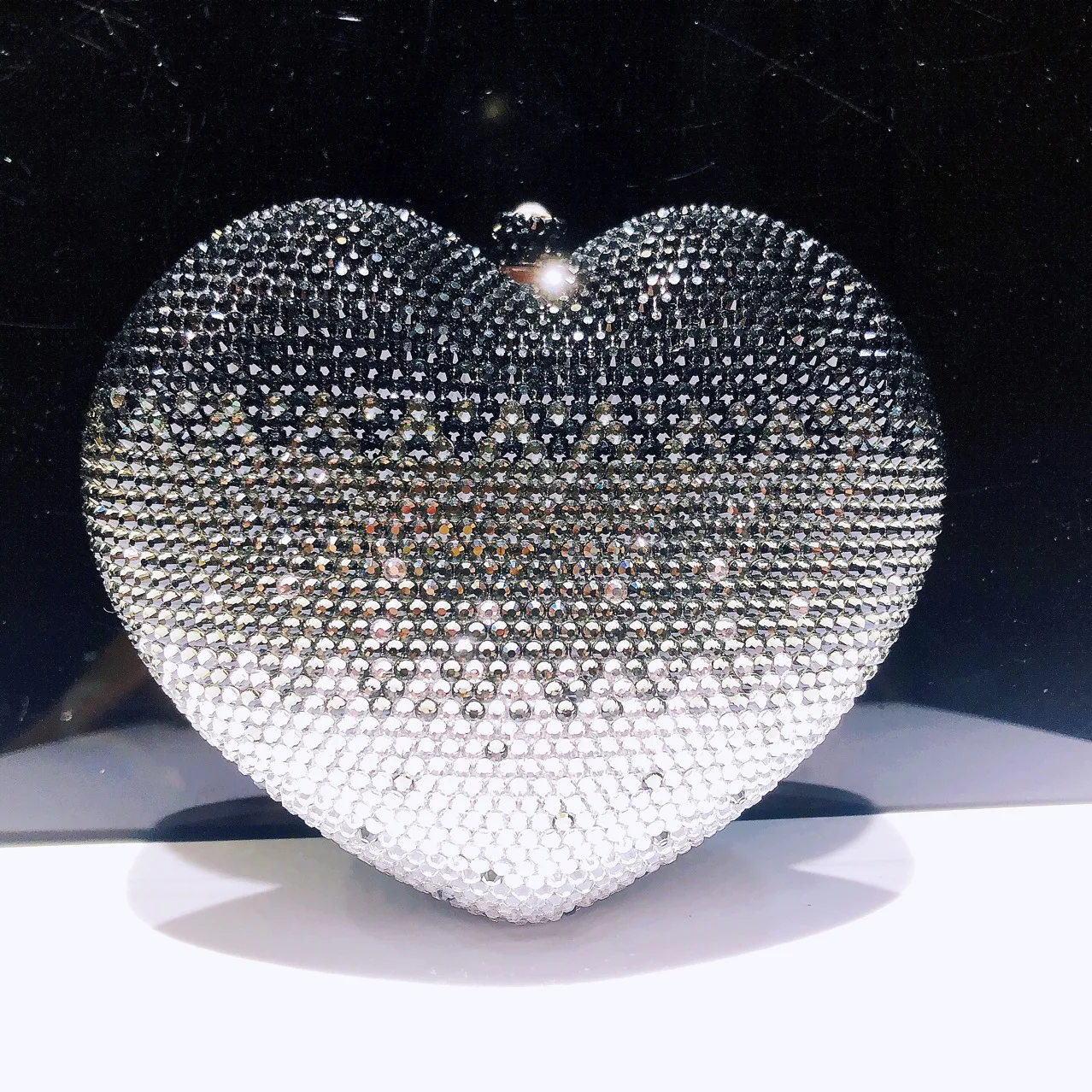 

14x12CM Little Black Dress Heart-shaped Gradient Rhinestones Clutch Bag diamond-studded Evening Bag Clutch A7526