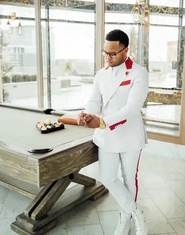 Traje blanco para hombre, hecho a medida esmoquin de boda, chaqueta con solapa roja y pantalones, conjunto de 2 piezas, primavera y otoño