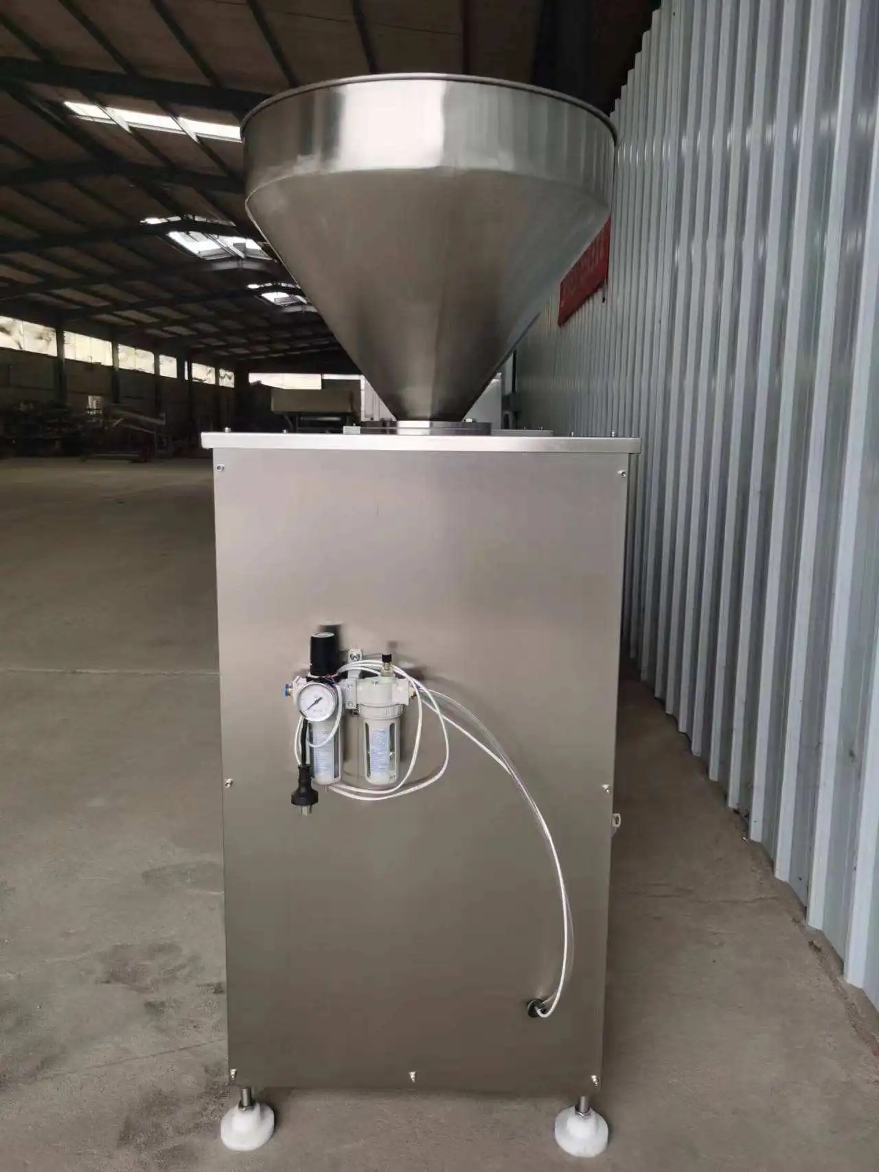 آلة تعبئة السجق الكمي الأوتوماتيكية