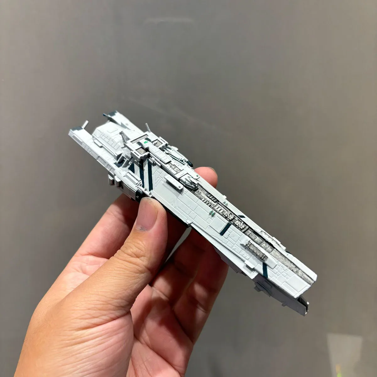 

Модель боевого крейсера «Вечный шторм» 23 см, высококачественная печать, ручная работа, статическая модель корабля, игрушка-украшение, модель военного корабля