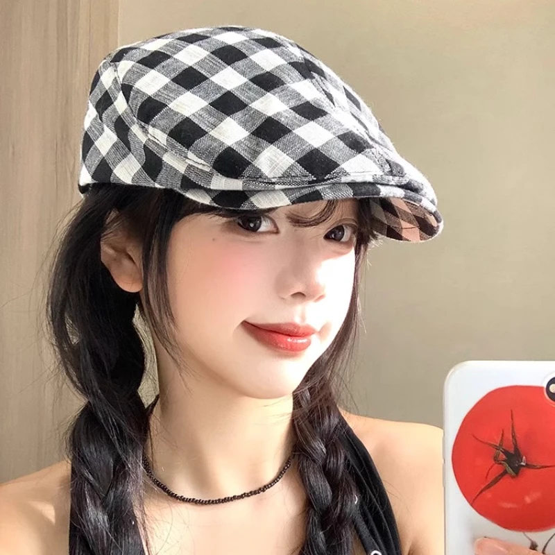 

Classic Black and White Plaid Berets Cap for Women Summer and Autumn Casual Sunscreen Literary Retro Forward Hats for Men